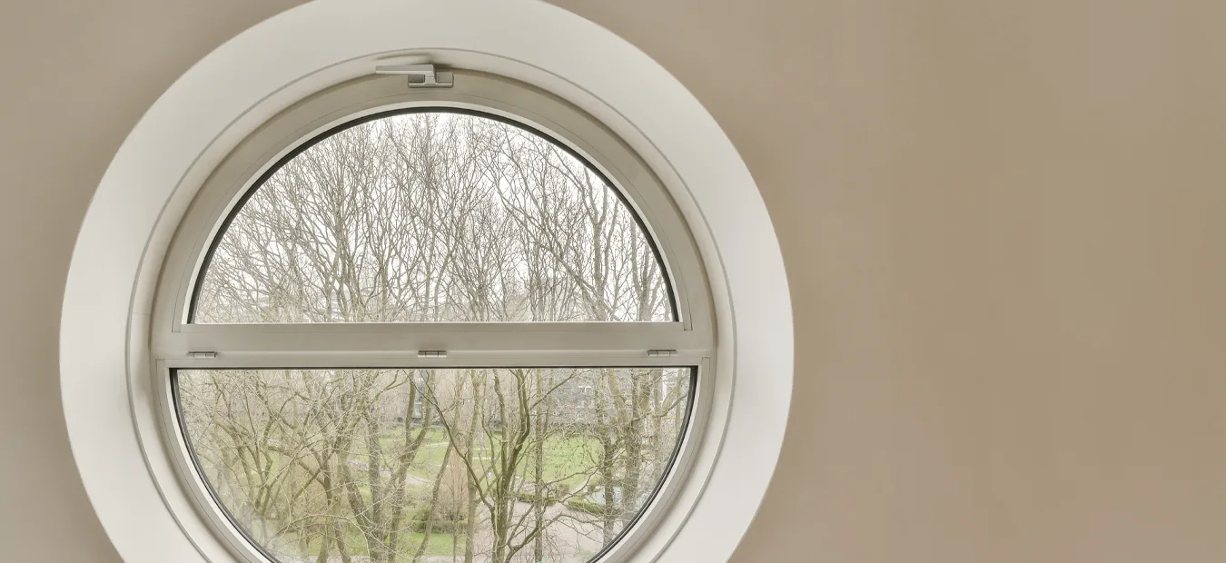 Finestra ad arco in PVC